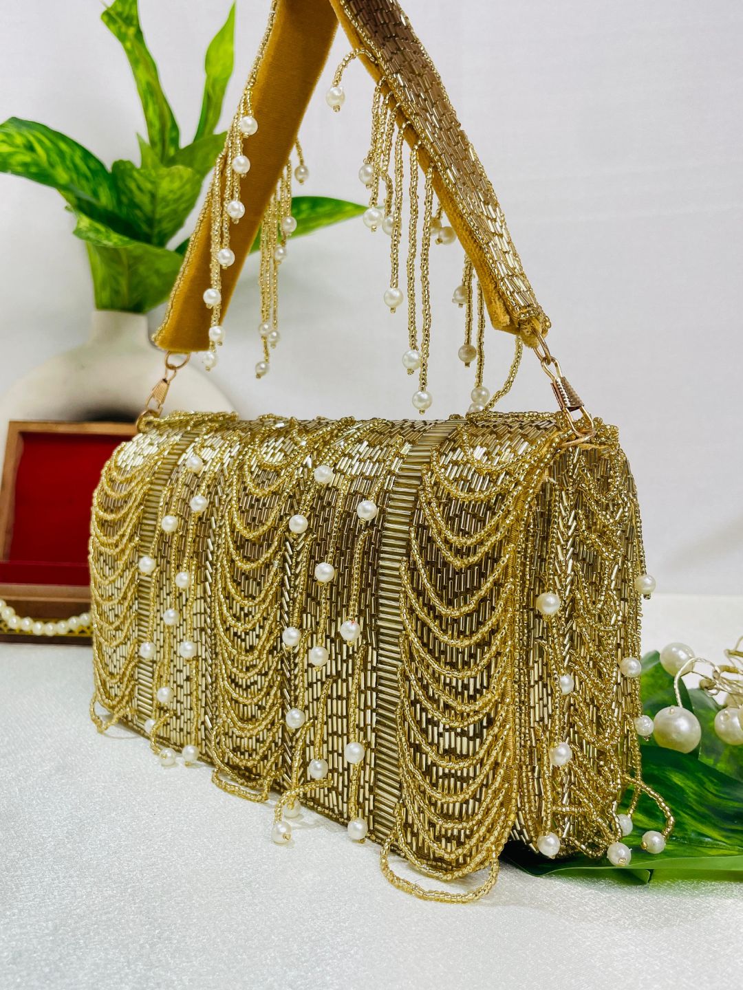 IDALIA nalki gold flap