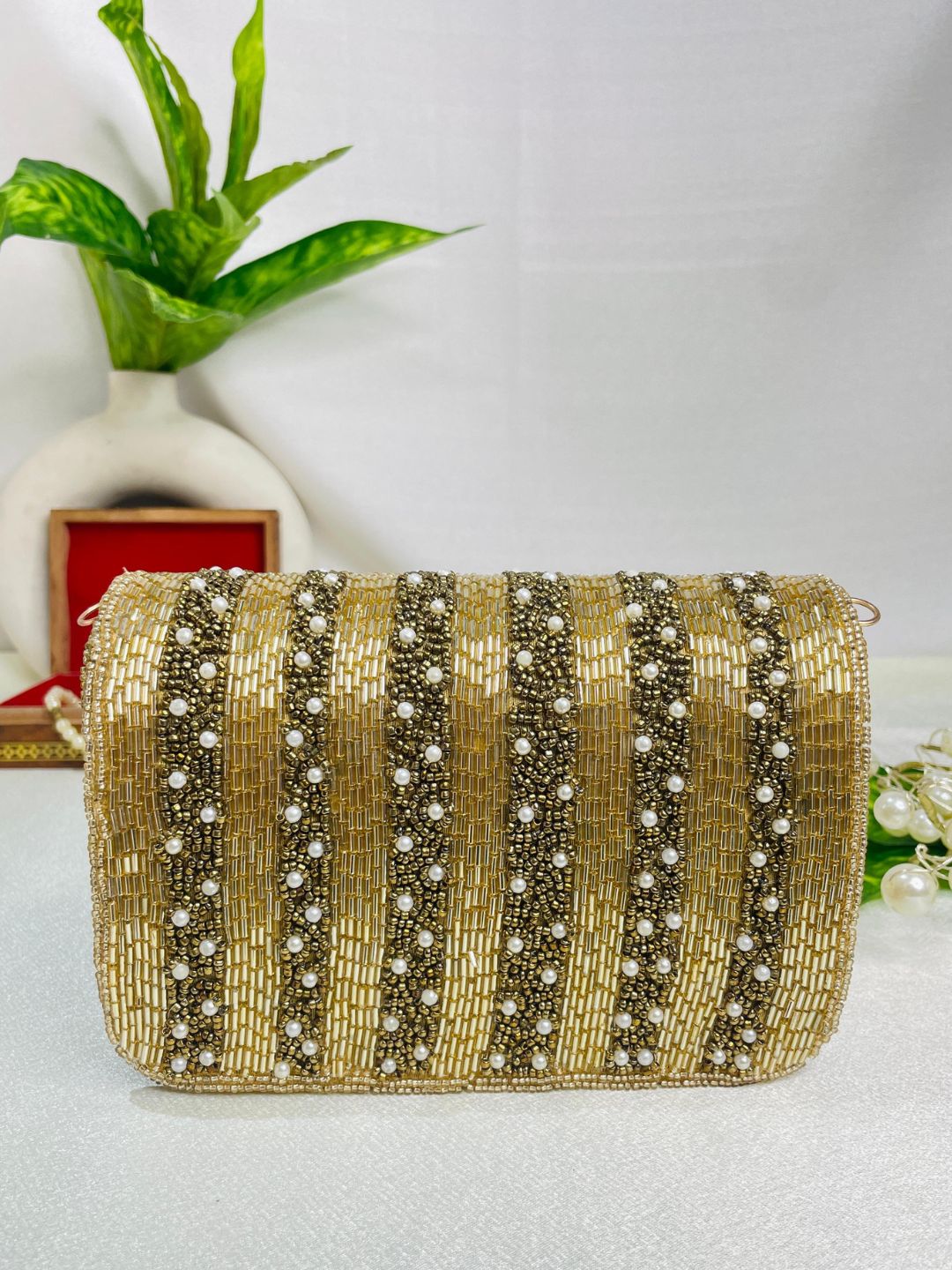 ORUNG CELEBRITY EDITION FLOER NALKI THREE FOLD GOLDEN