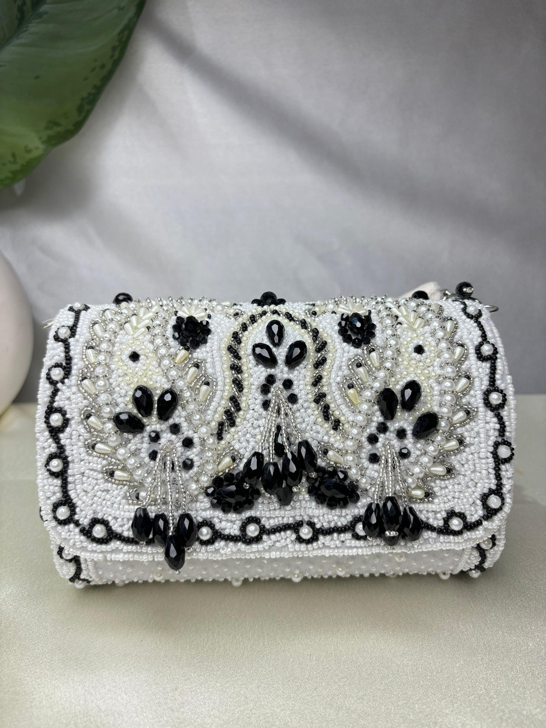 KIMRA CELEBRITY EDITION KERI BEAD FLAP BLACK
