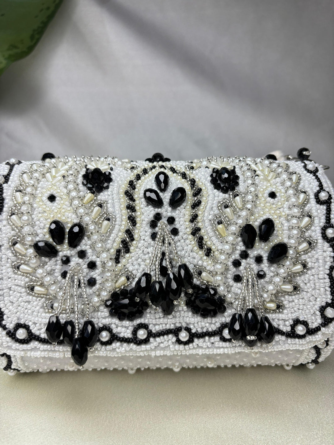 KIMRA CELEBRITY EDITION KERI BEAD FLAP BLACK