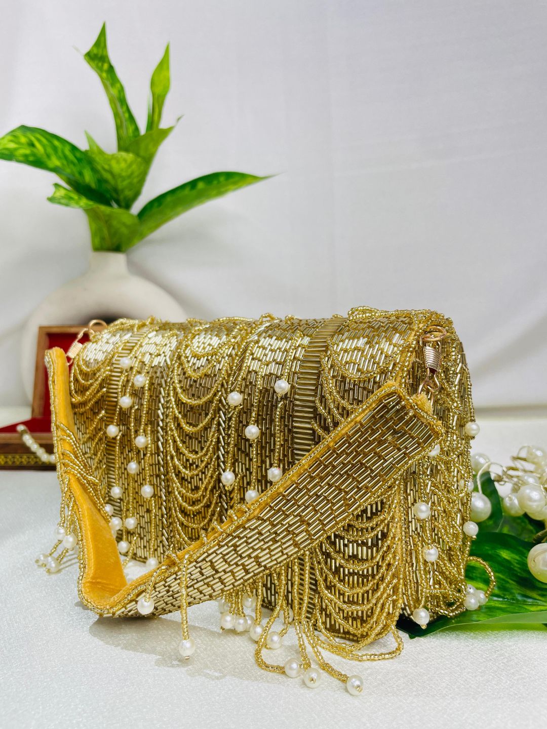 IDALIA nalki gold flap