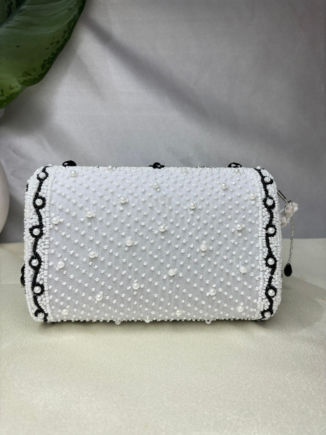 KIMRA CELEBRITY EDITION KERI BEAD FLAP BLACK