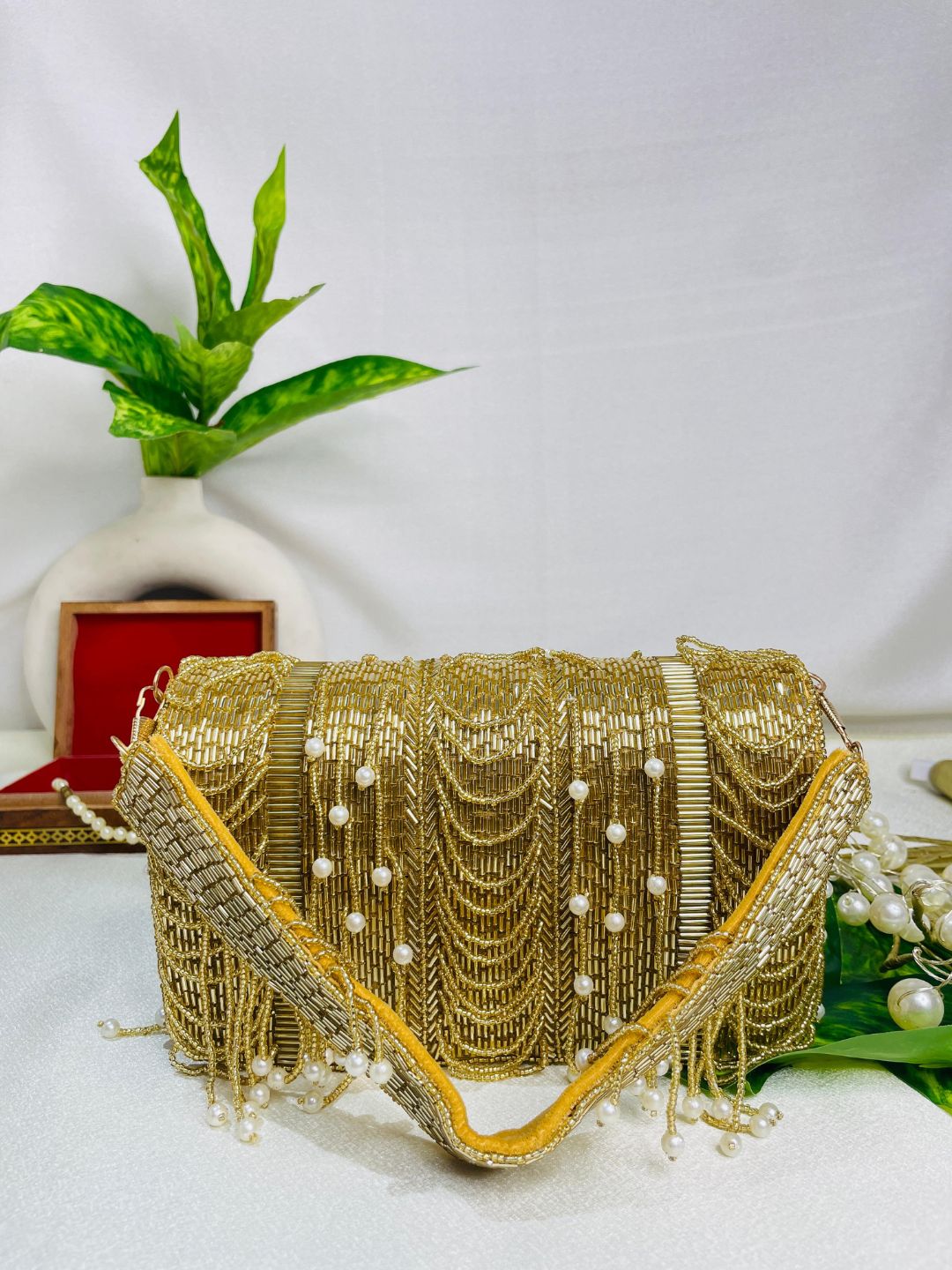 IDALIA nalki gold flap