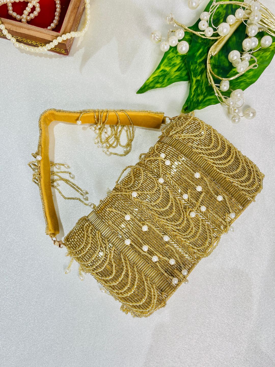 IDALIA nalki gold flap
