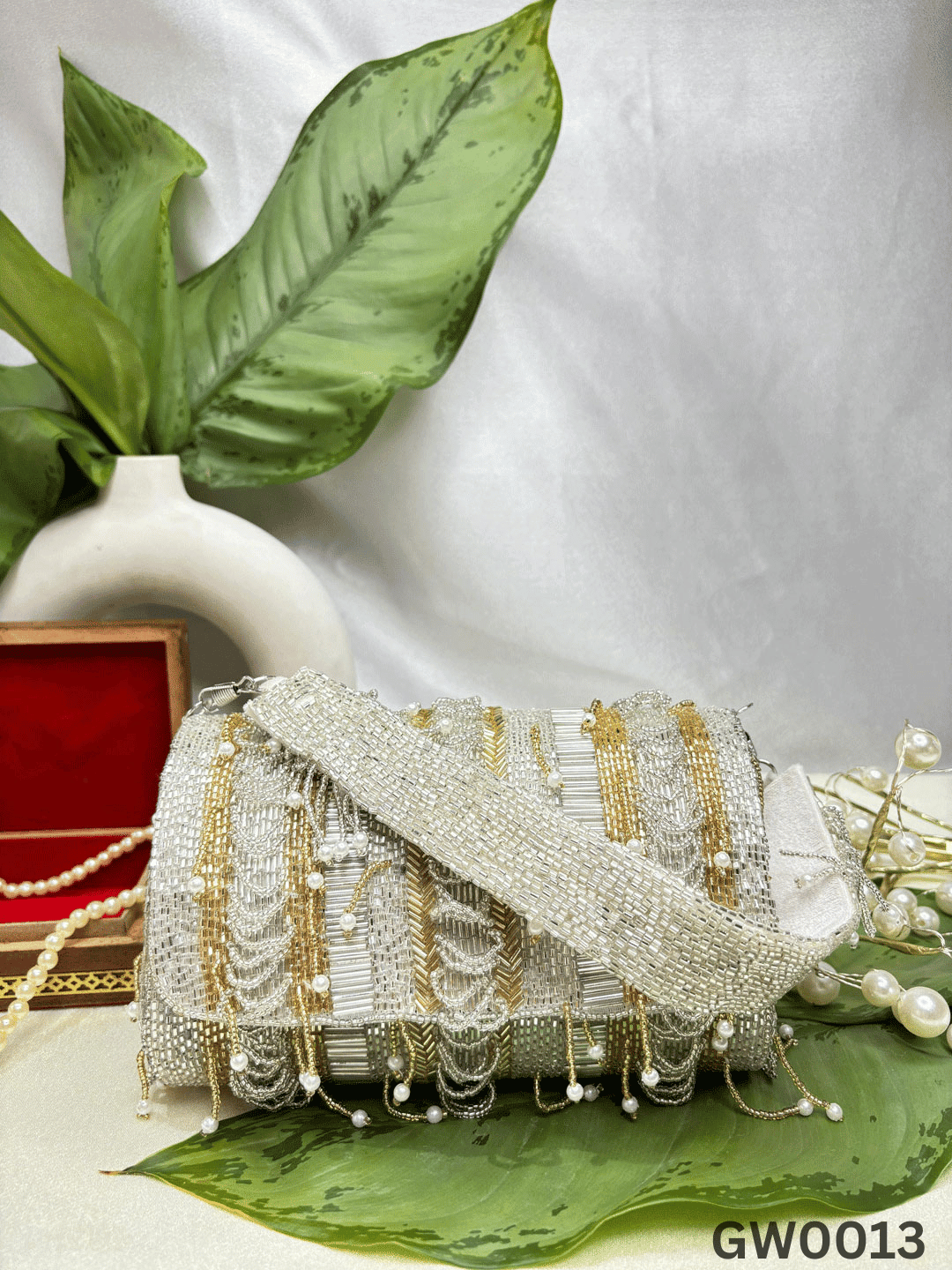 IDALIA nalki silver gold mix flap