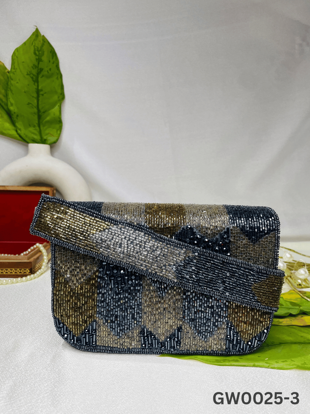PAKIZA FLOWER THREE FOLD EMBROIDERD SUEDE