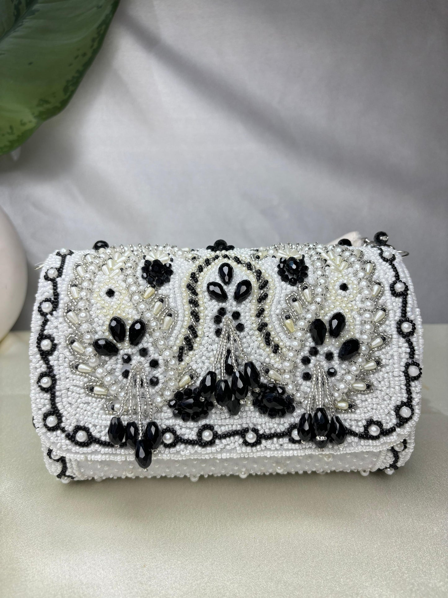 KIMRA CELEBRITY EDITION KERI BEAD FLAP BLACK