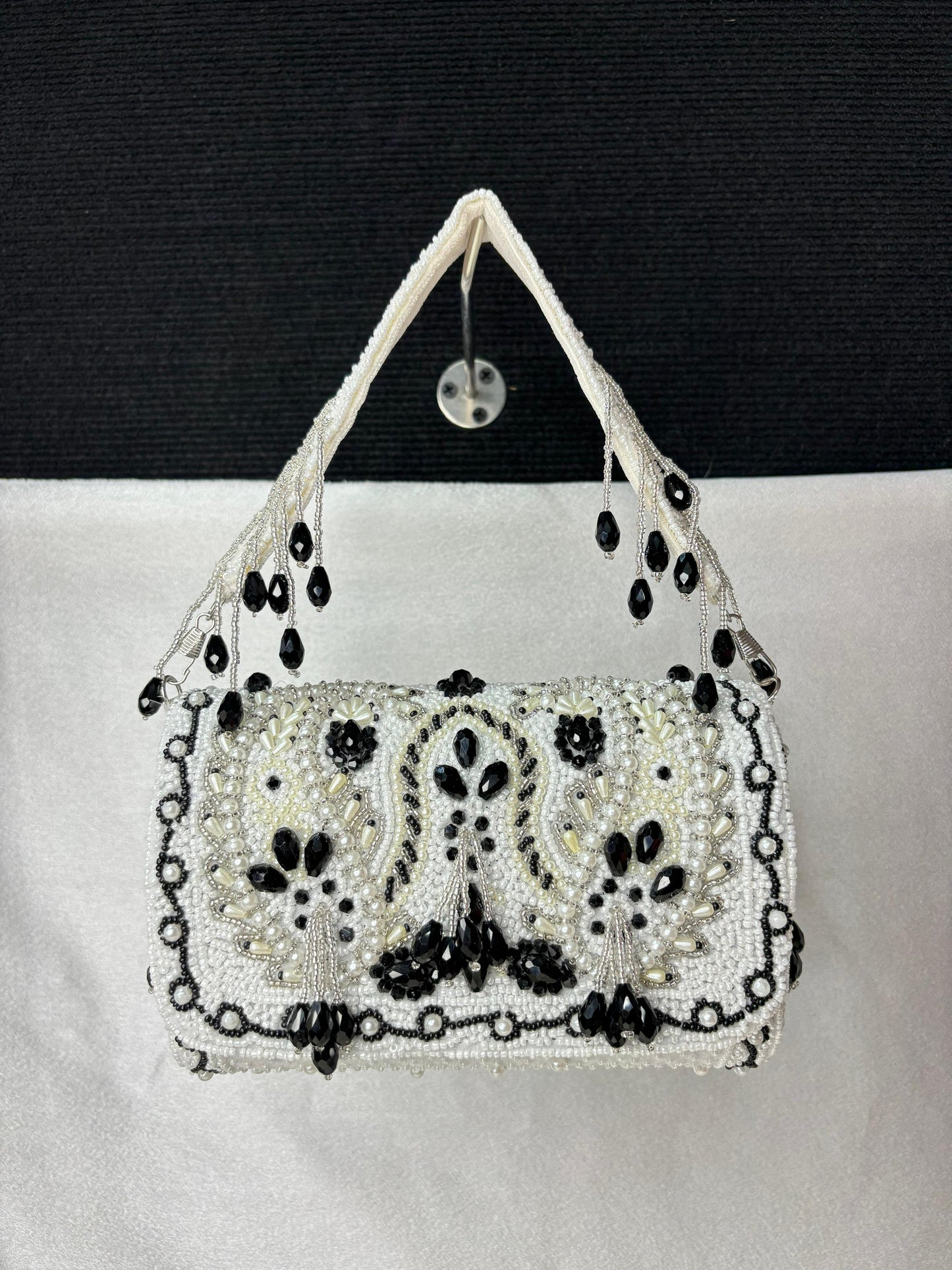 KIMRA CELEBRITY EDITION KERI BEAD FLAP BLACK