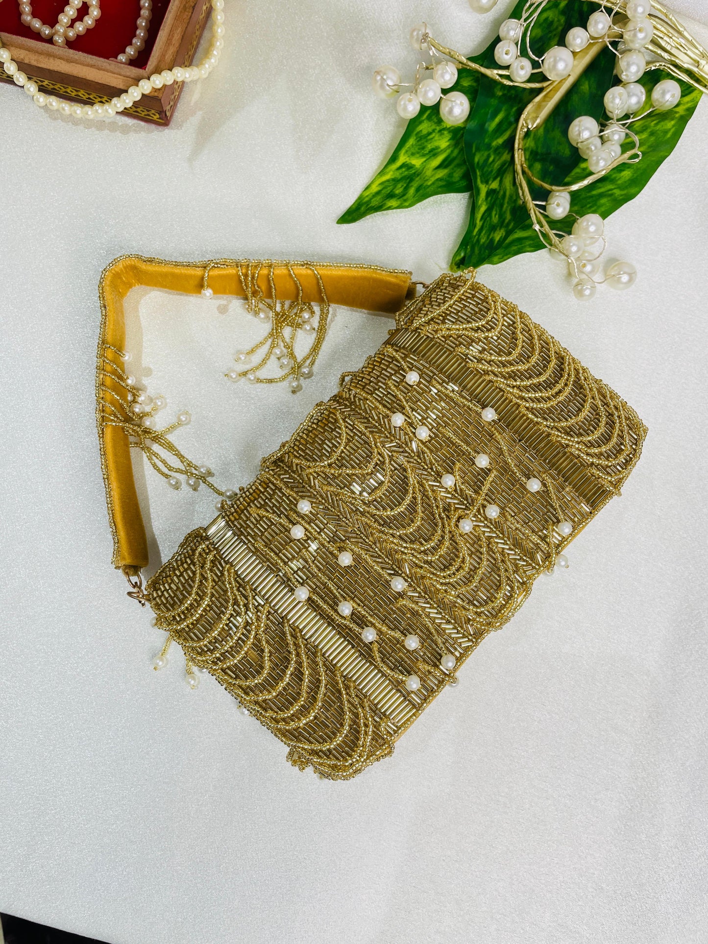 IDALIA nalki gold flap