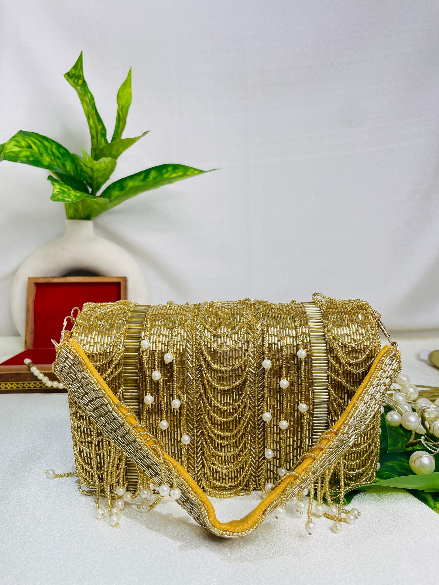IDALIA nalki gold flap