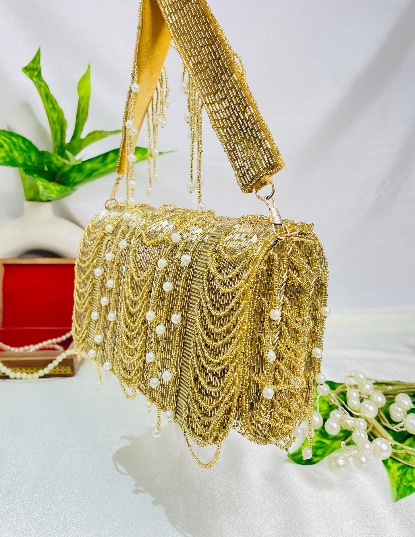 IDALIA nalki gold flap