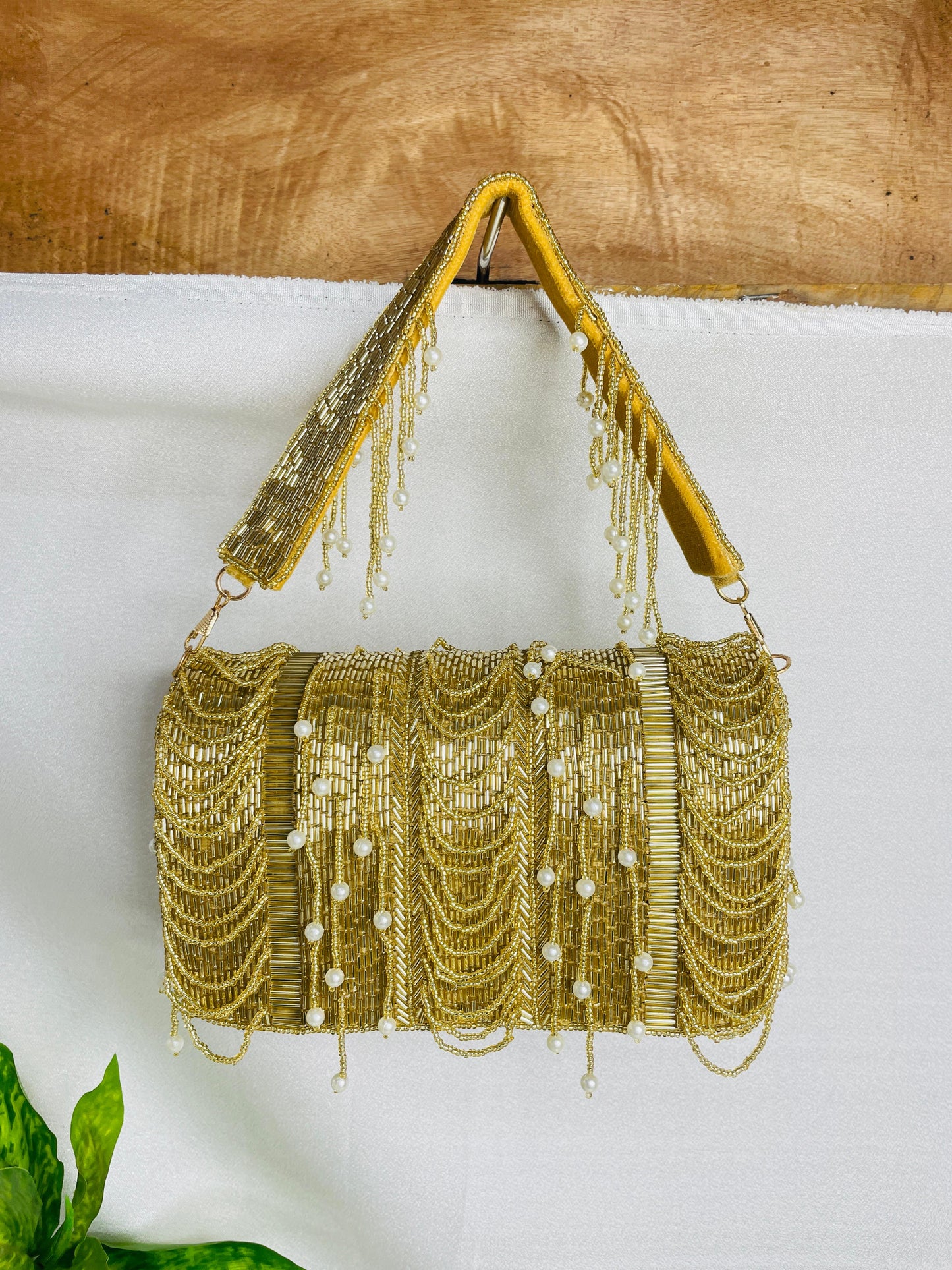 IDALIA nalki gold flap