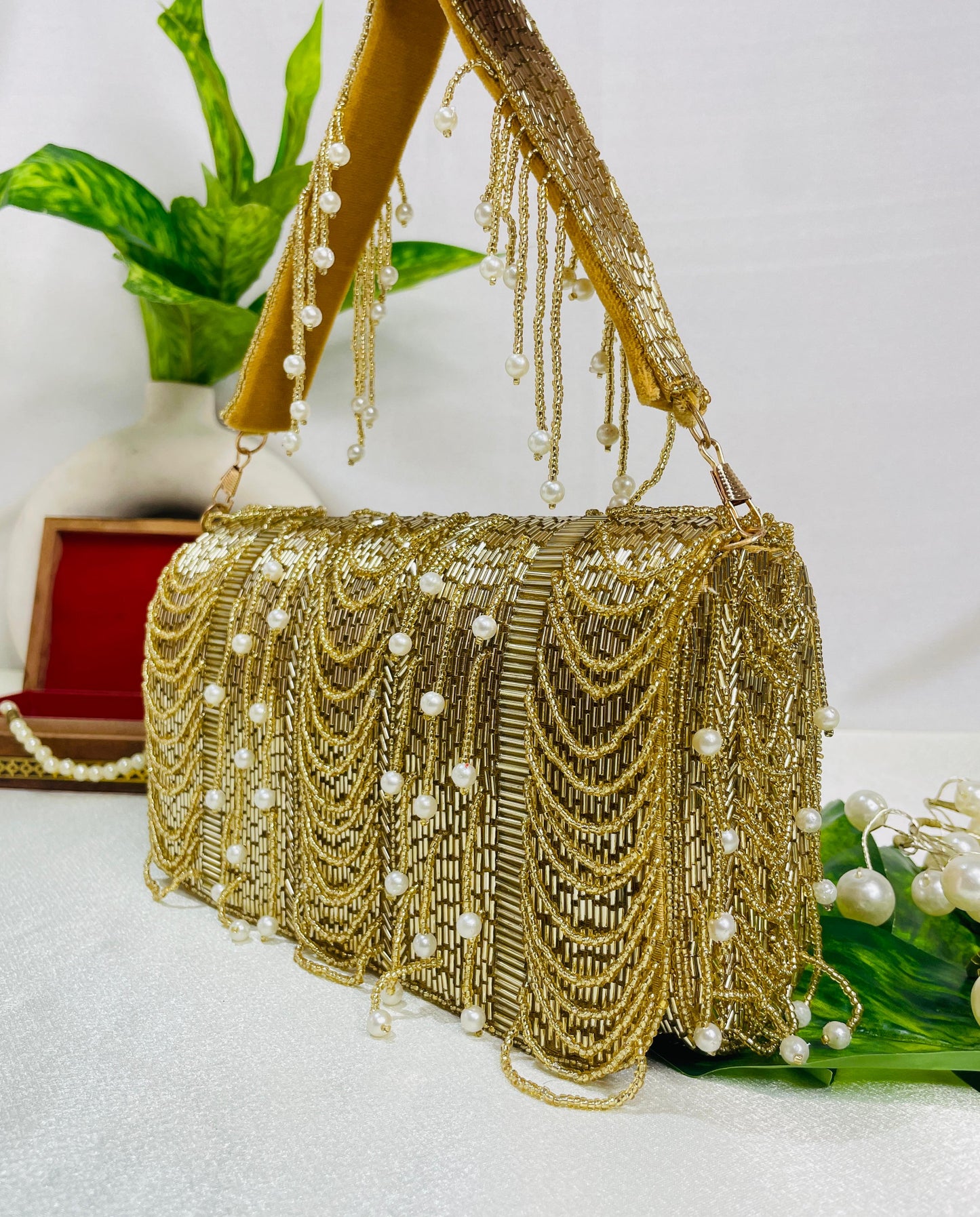 IDALIA nalki gold flap