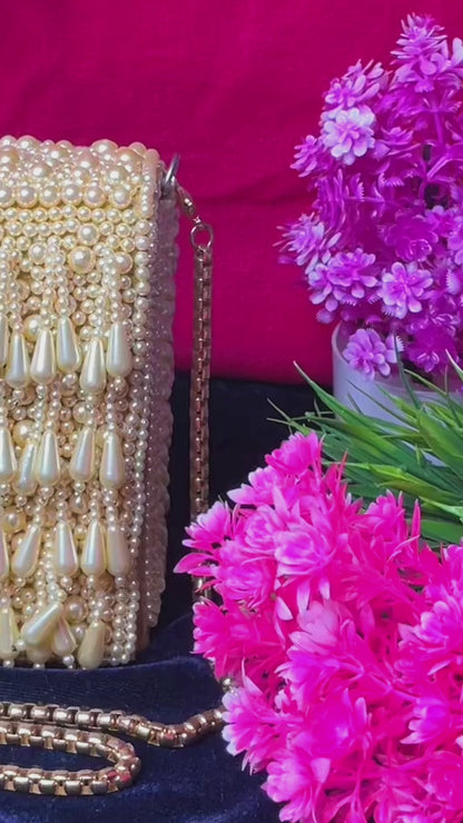 Pearl  flap party clutch